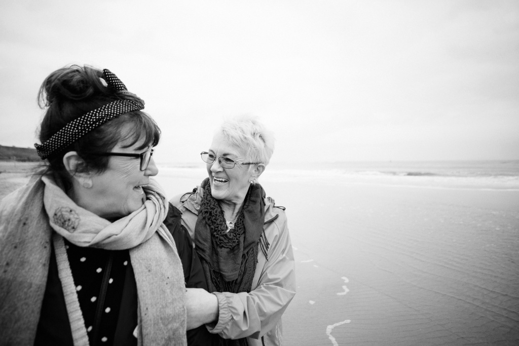 PatientPro_FeelGood_Friends_09_BW.jpg